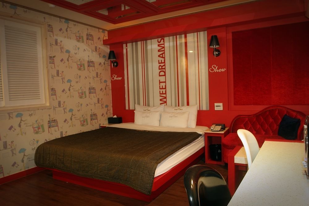 Show Hotel Busan Exterior photo