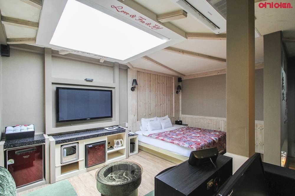 Show Hotel Busan Exterior photo
