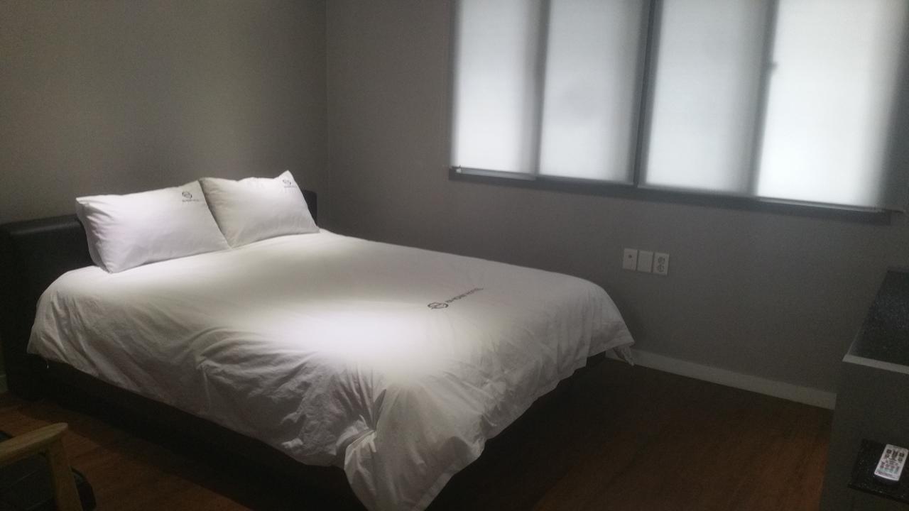 Show Hotel Busan Room photo